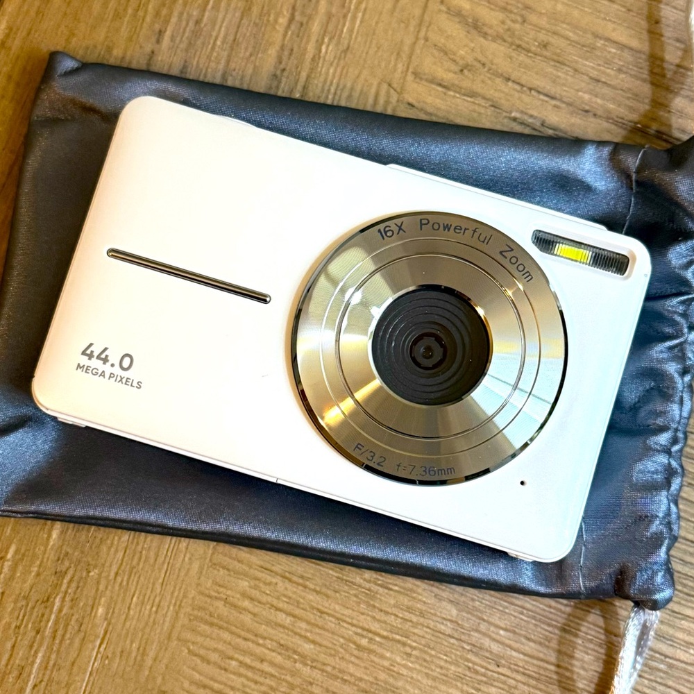 White Digital Camera with Powerful Zoom